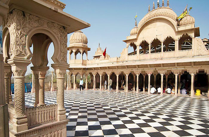 mathuravrindavantaxiservices